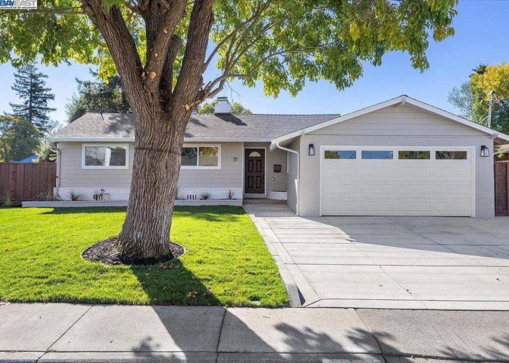 Common full width garage door found in this city